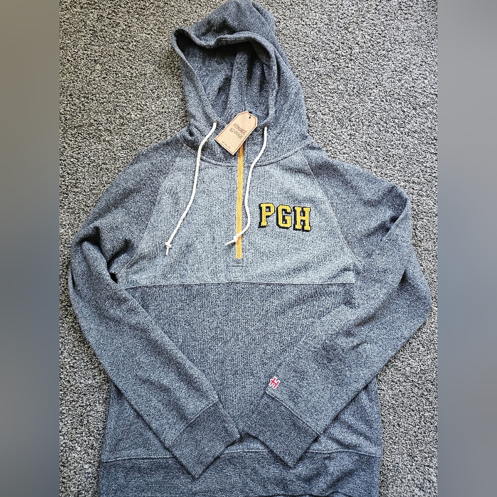 Brand NWT, HOMAGE Gray Pittsburgh 1/4 Zip Men's Hoodie. Size Medium